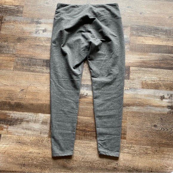 Old Navy Active Leggings - Picture 4 of 9